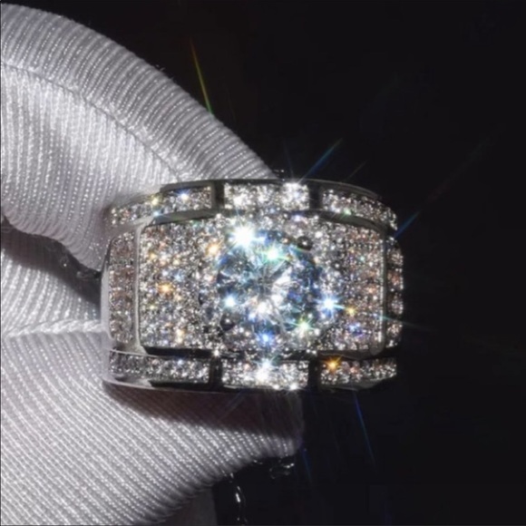 New Luxury 925 Silver Diamond Ring - Picture 6 of 6